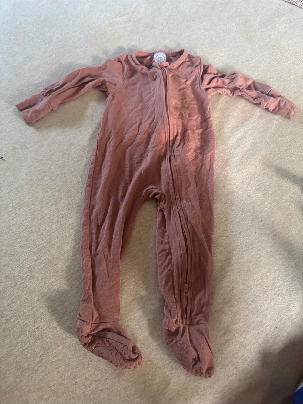 Lou Lou bamboo Kids Zip-Front One-Piece Footed Sleeper -Rose size 3-6 month